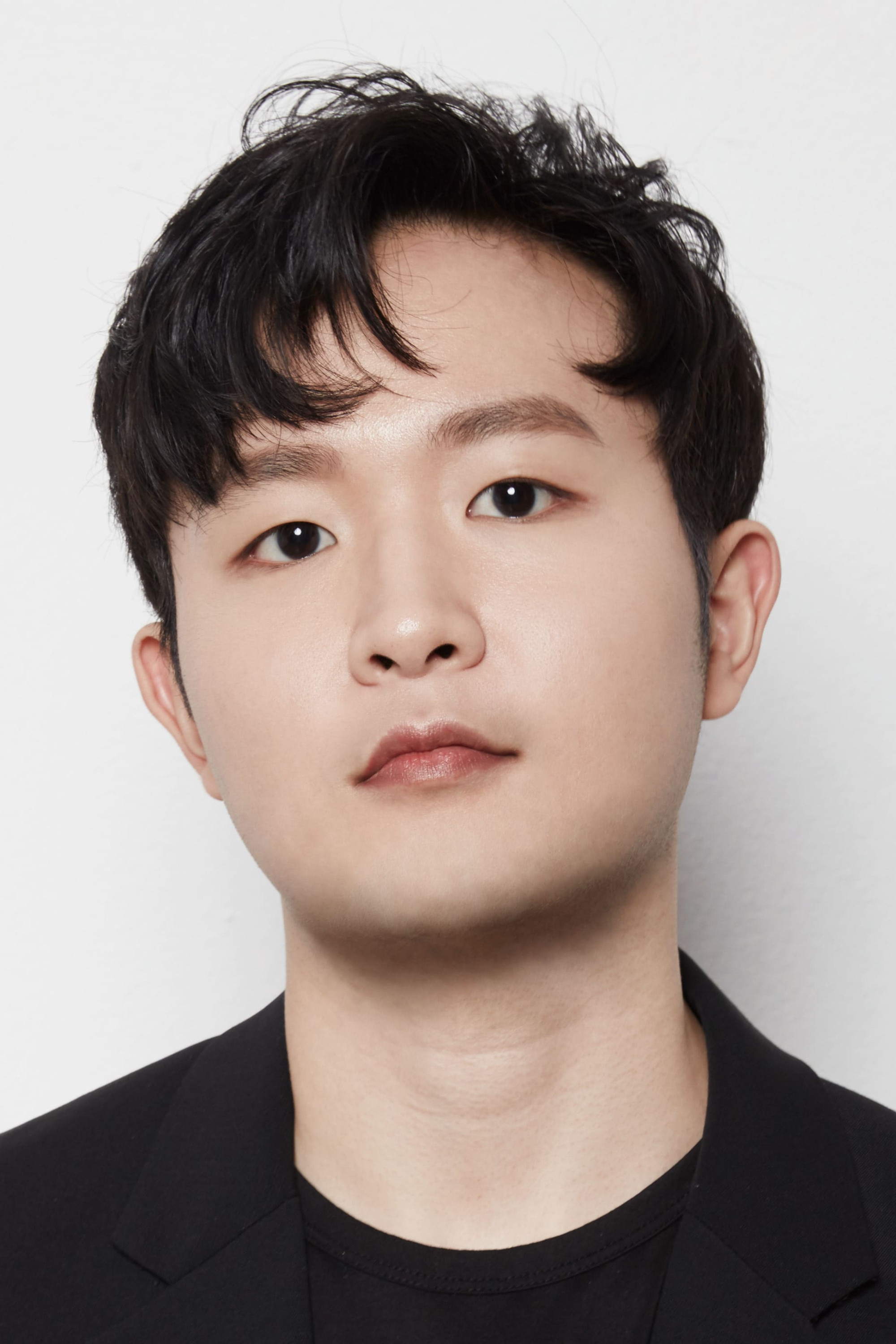 Sunwoo Ye-kwon backdrop