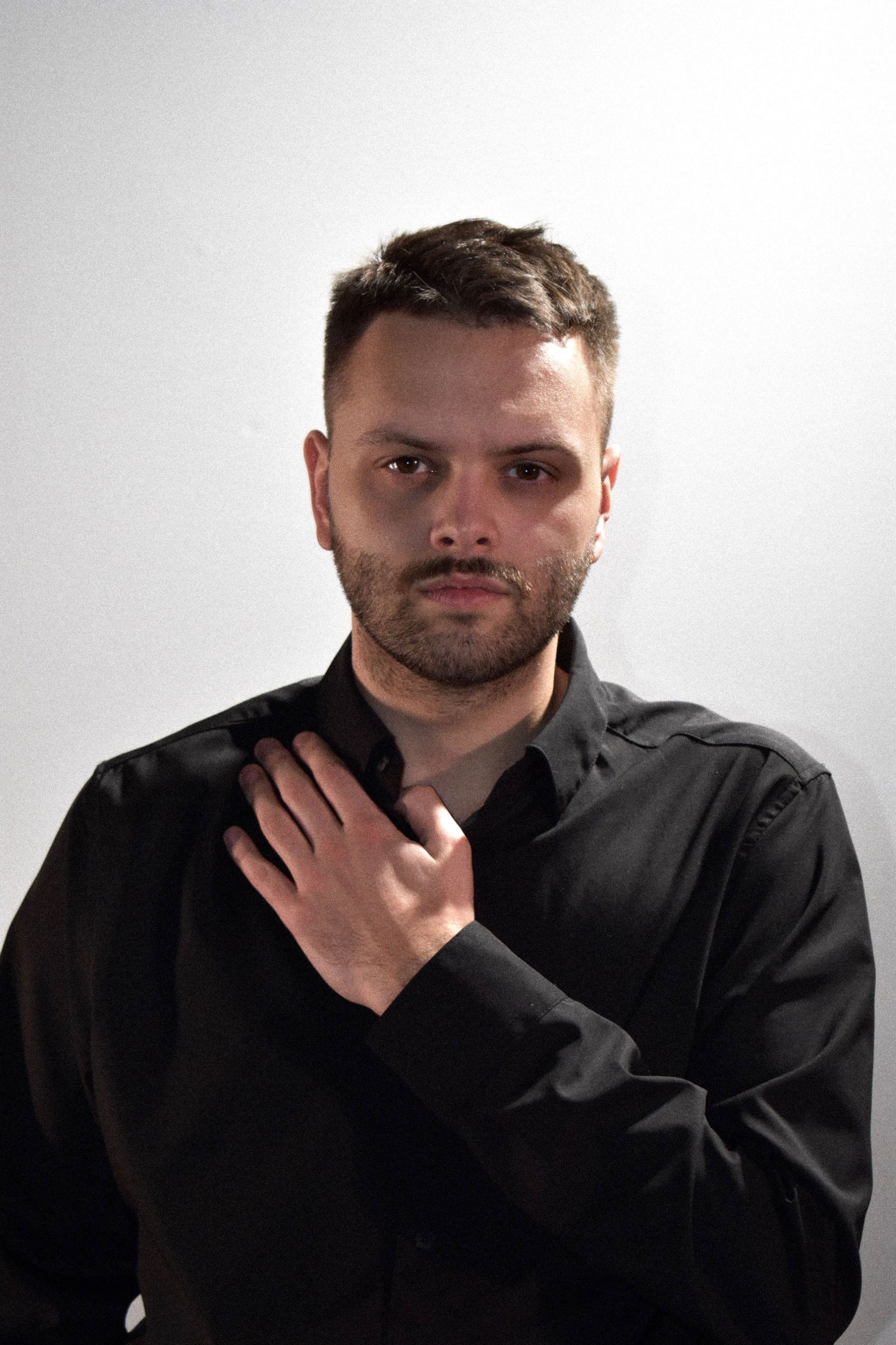 Nedas Aleksandrovas backdrop