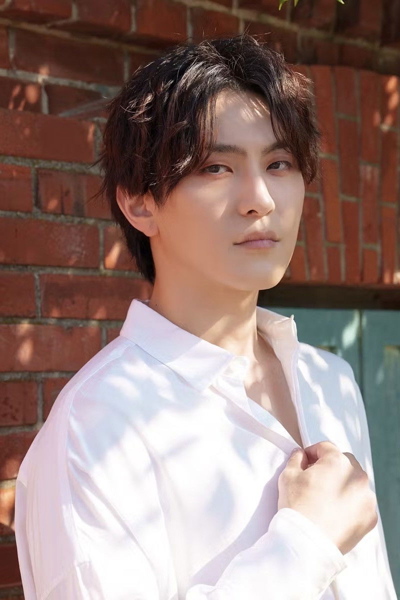 Shogo Tazuru backdrop