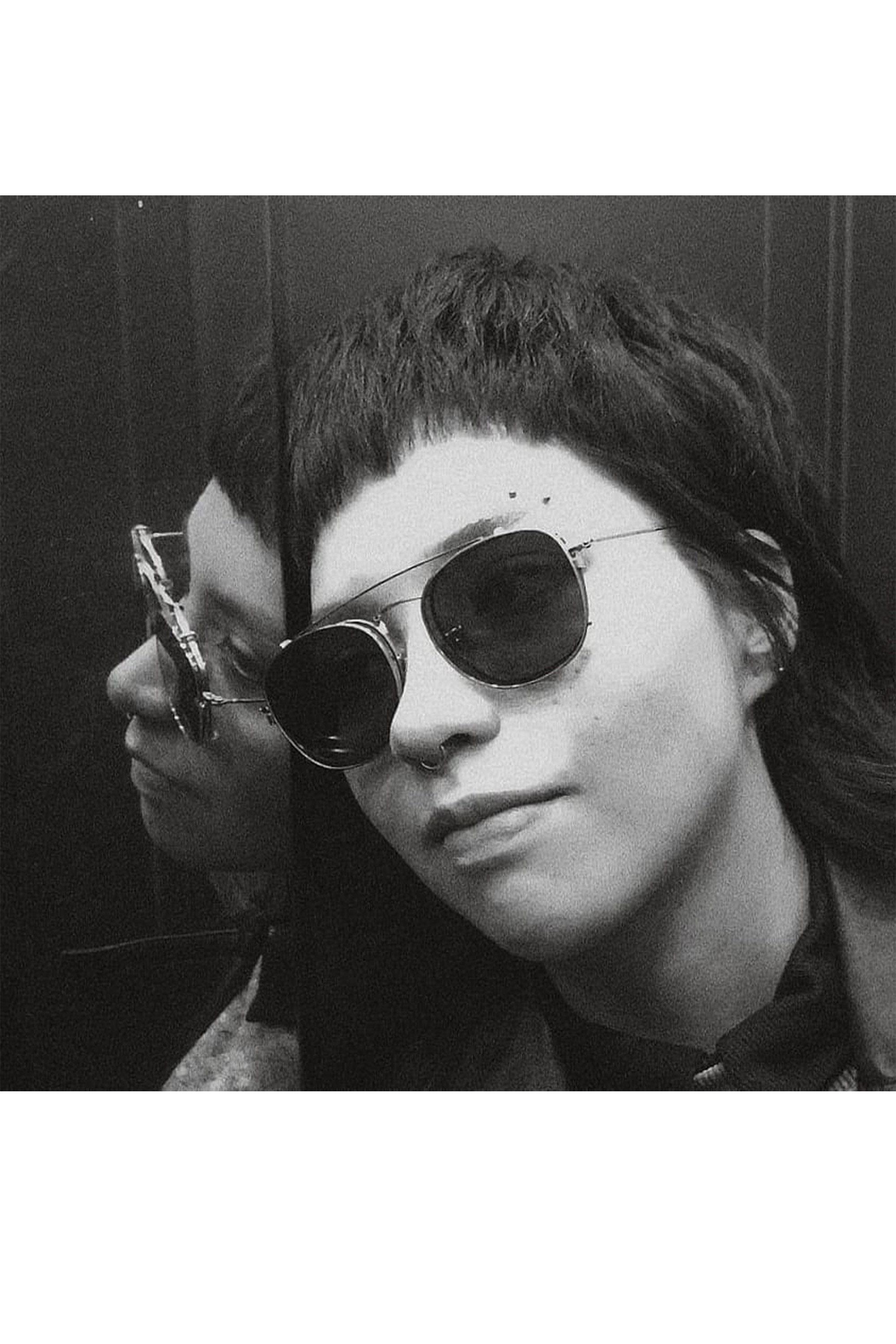 Antonia Ravest backdrop