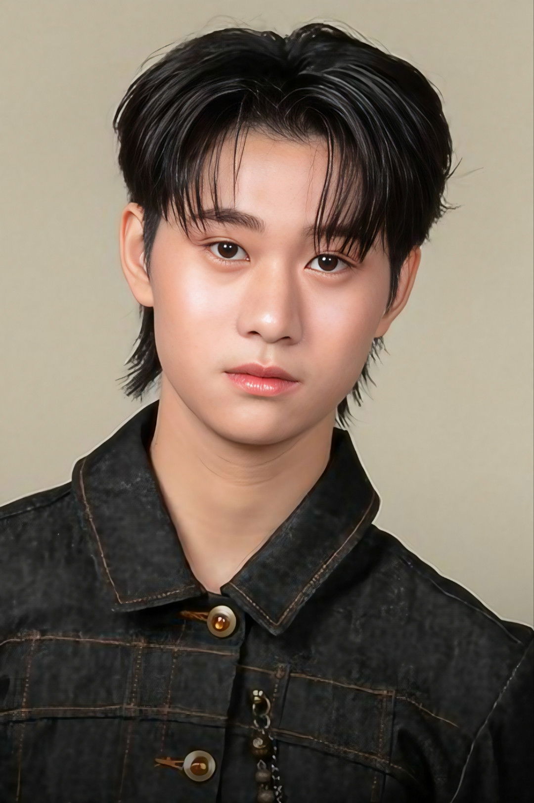 Waratthip Kittiphaisan backdrop