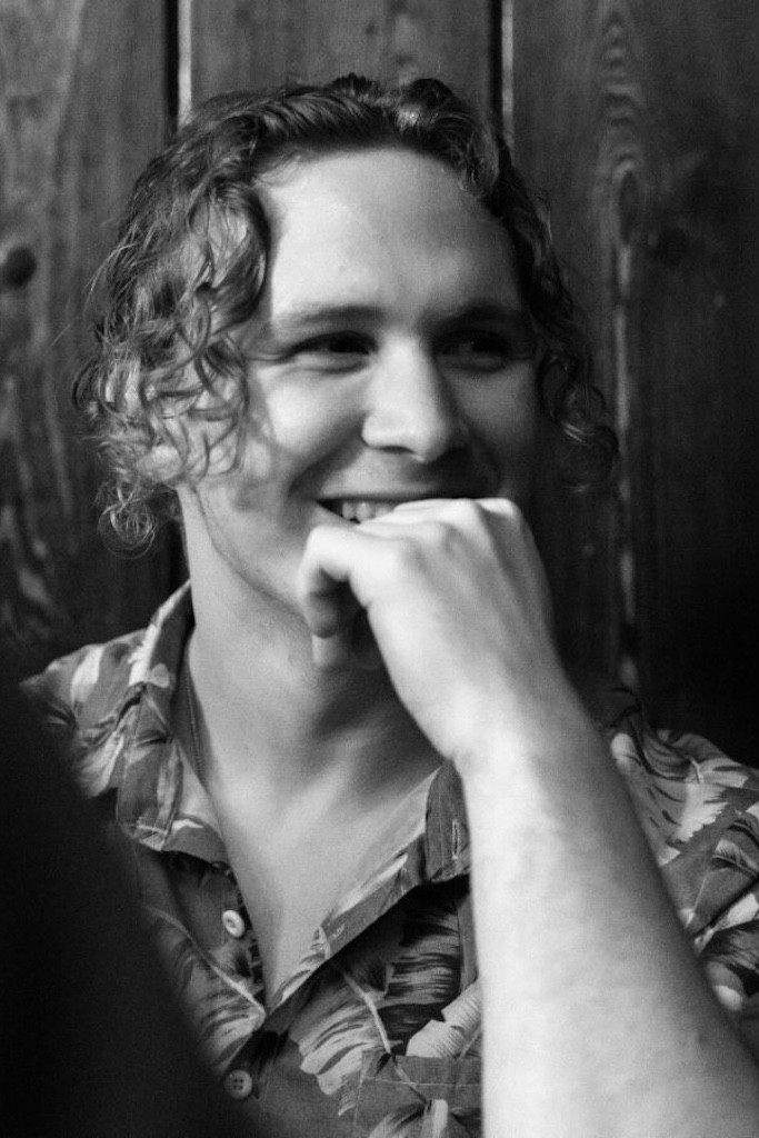 Logan Desris backdrop