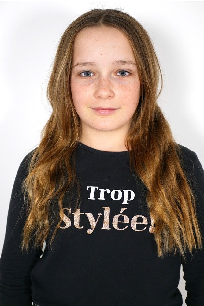 Laly Mercier backdrop