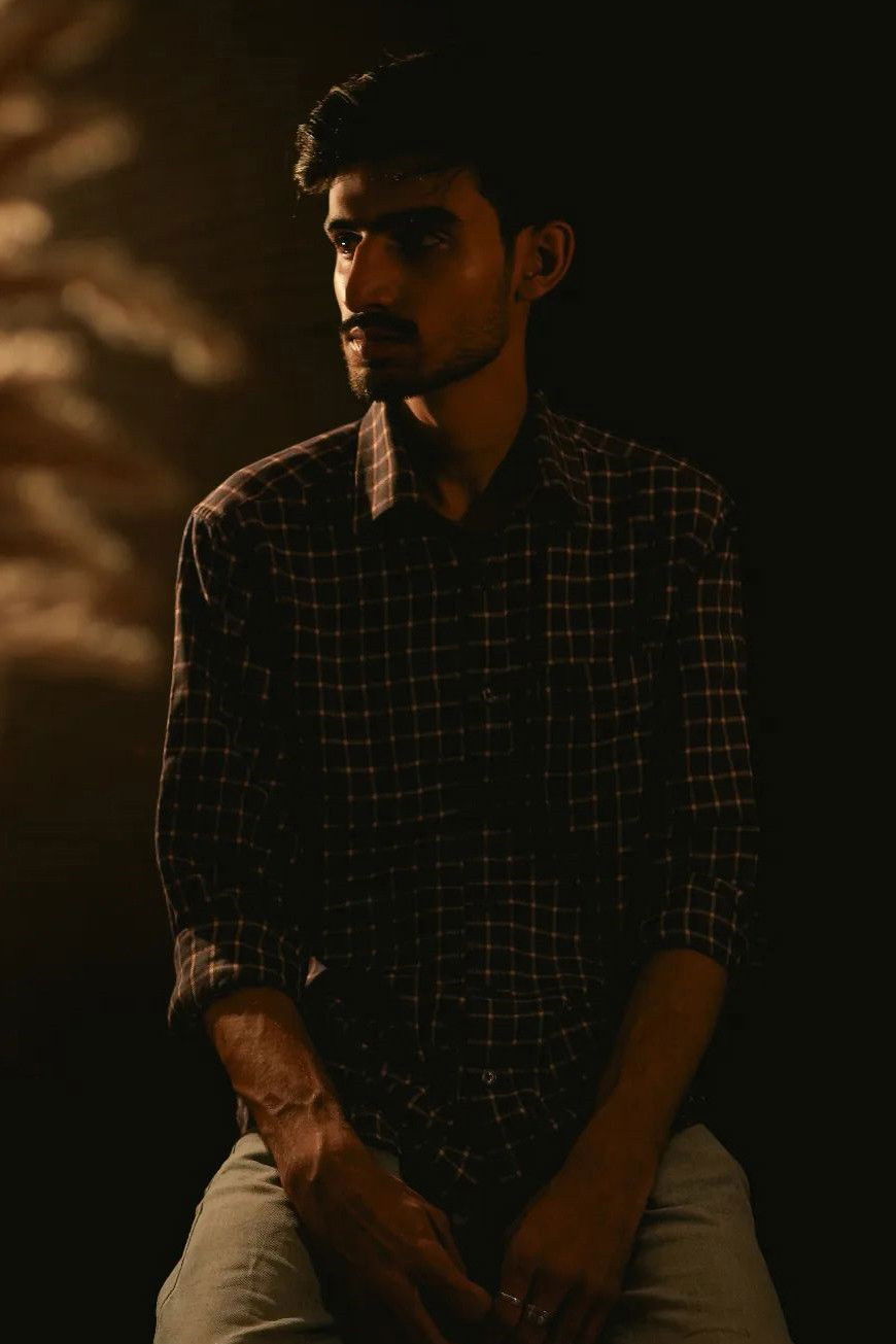 Mohsin Tariq backdrop