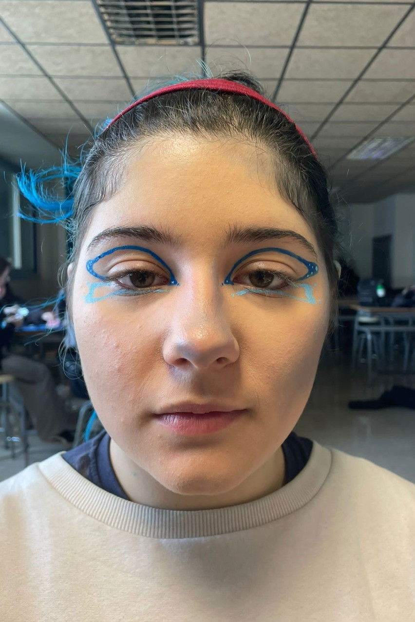 Shio Yerpes backdrop