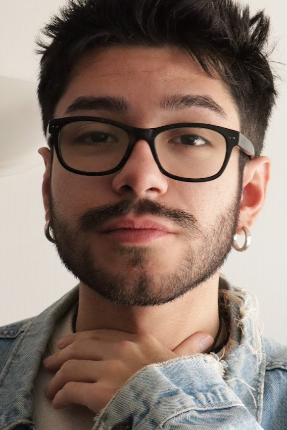 Bastián Otárola backdrop