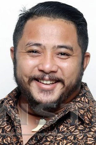 Kanda Khairul backdrop