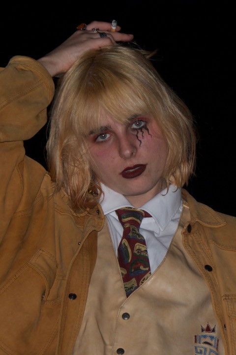 Klemanse Tumažo backdrop