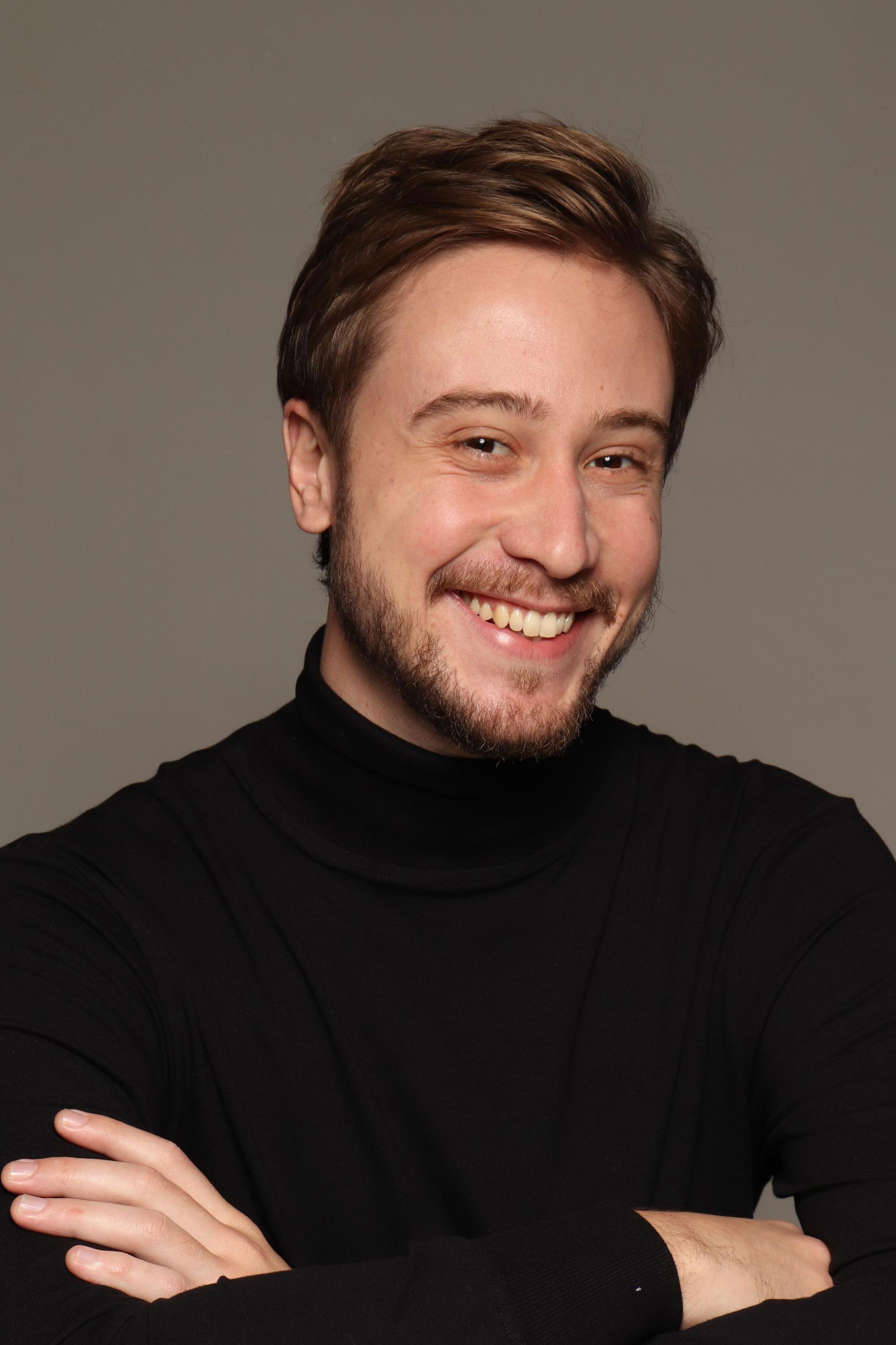 Conrado Costa backdrop