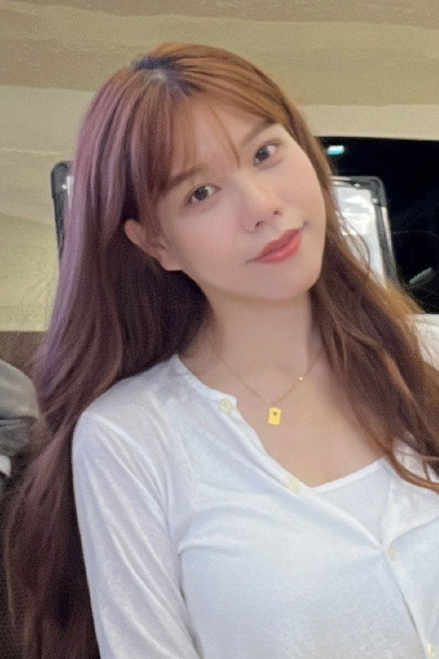 Liu Yun Rui backdrop