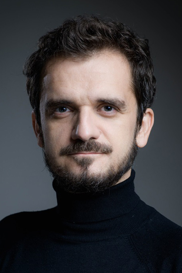 Ludovic Thievon backdrop