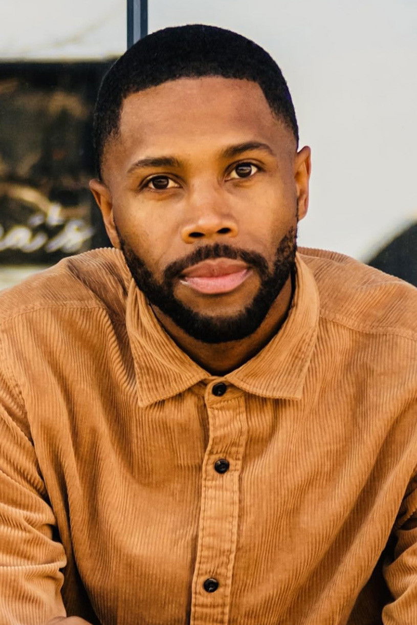 Romóne F. Penny backdrop