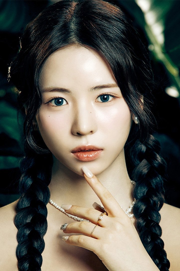 Maya Katsumura backdrop