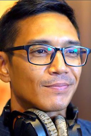 Sivawong Piyakesin backdrop