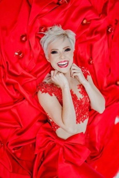 Mandi du Plooy backdrop