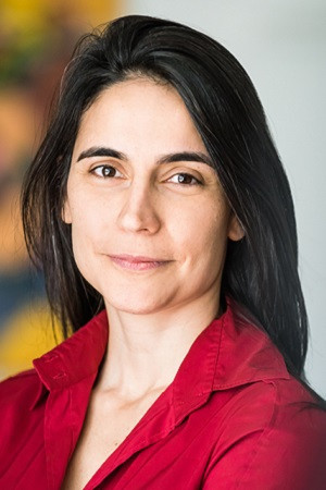 Julia Bacha backdrop