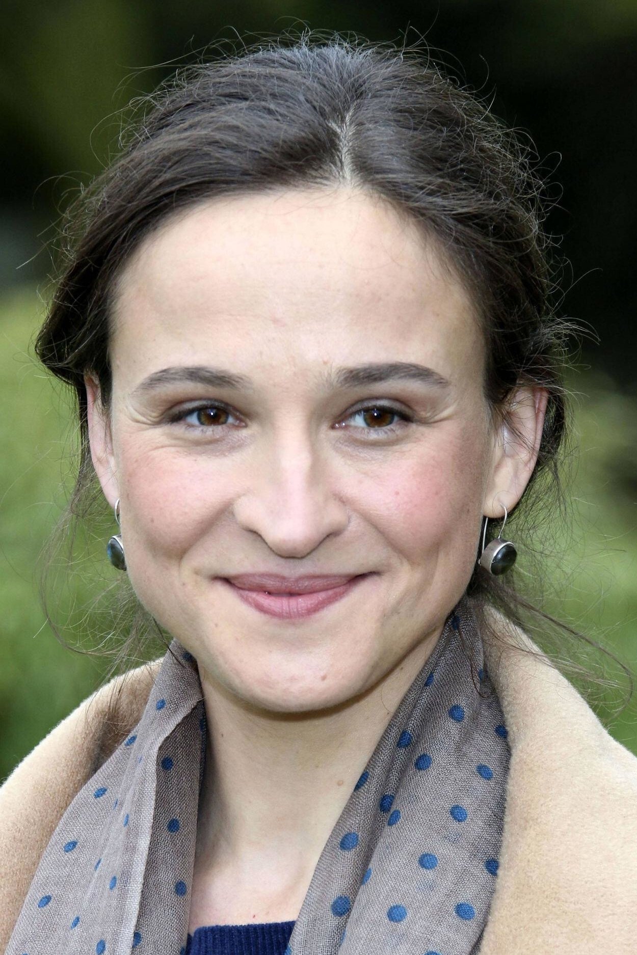 Henriette Heinze backdrop