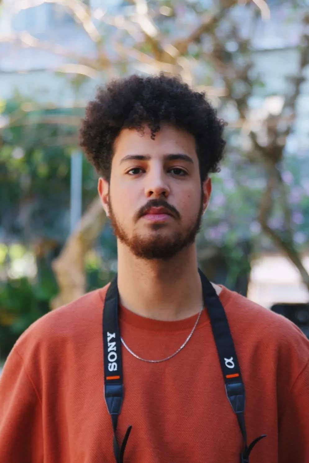 Isaac Nobre backdrop