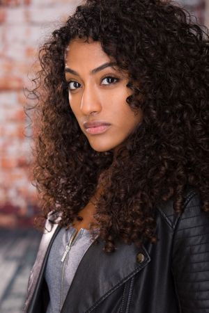 Janina Gordillo backdrop