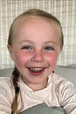 Lunabelle Lundell backdrop