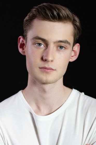 Archie George backdrop