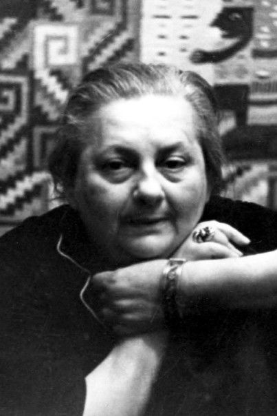 Pera Atasheva backdrop