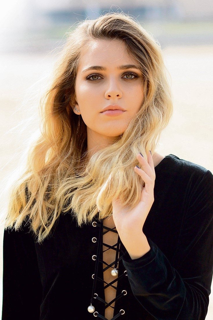 Noel Berkovich backdrop