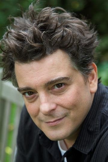 Luke de Lacey backdrop