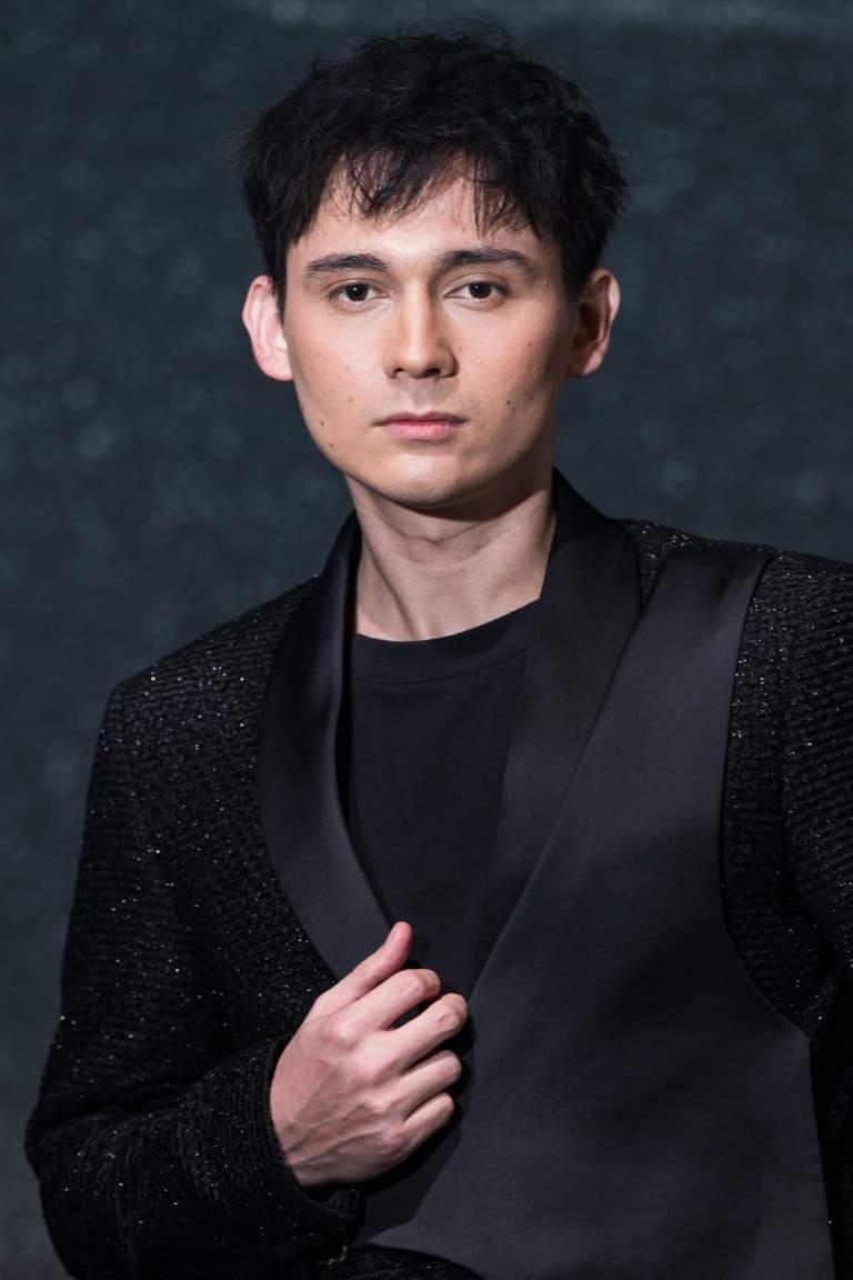 Alexzander Wlan backdrop