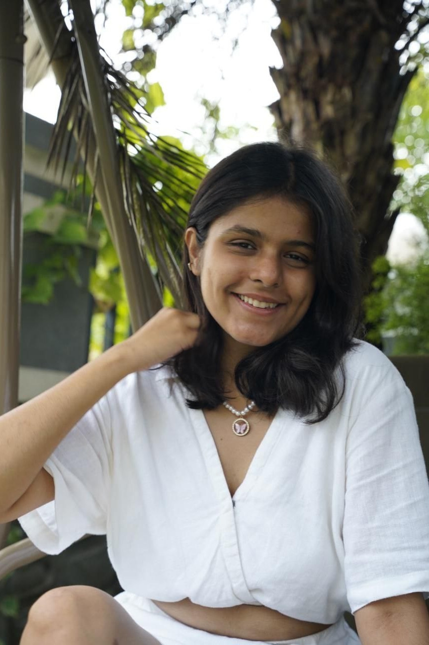 Mahek Alwani backdrop