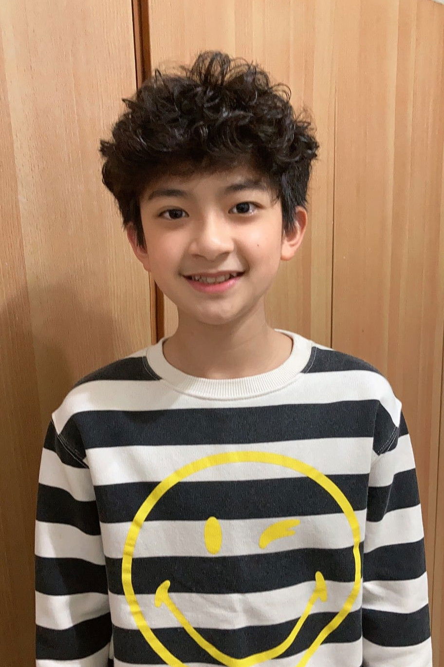 Hung-Yi Yeh backdrop