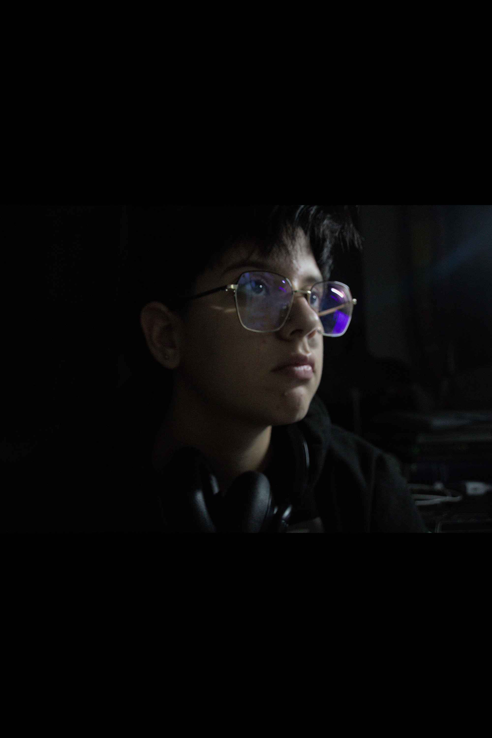 Román Gómez backdrop