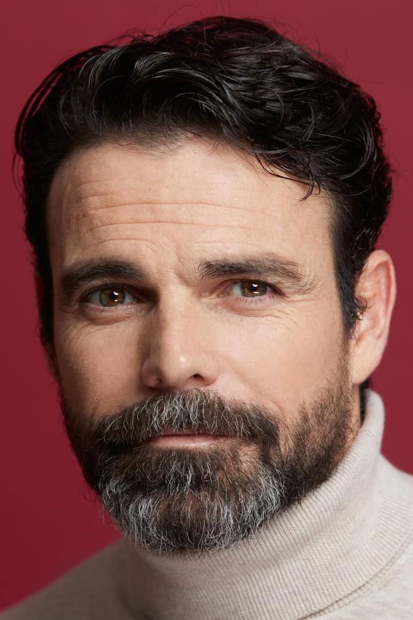 Javier Alcina backdrop