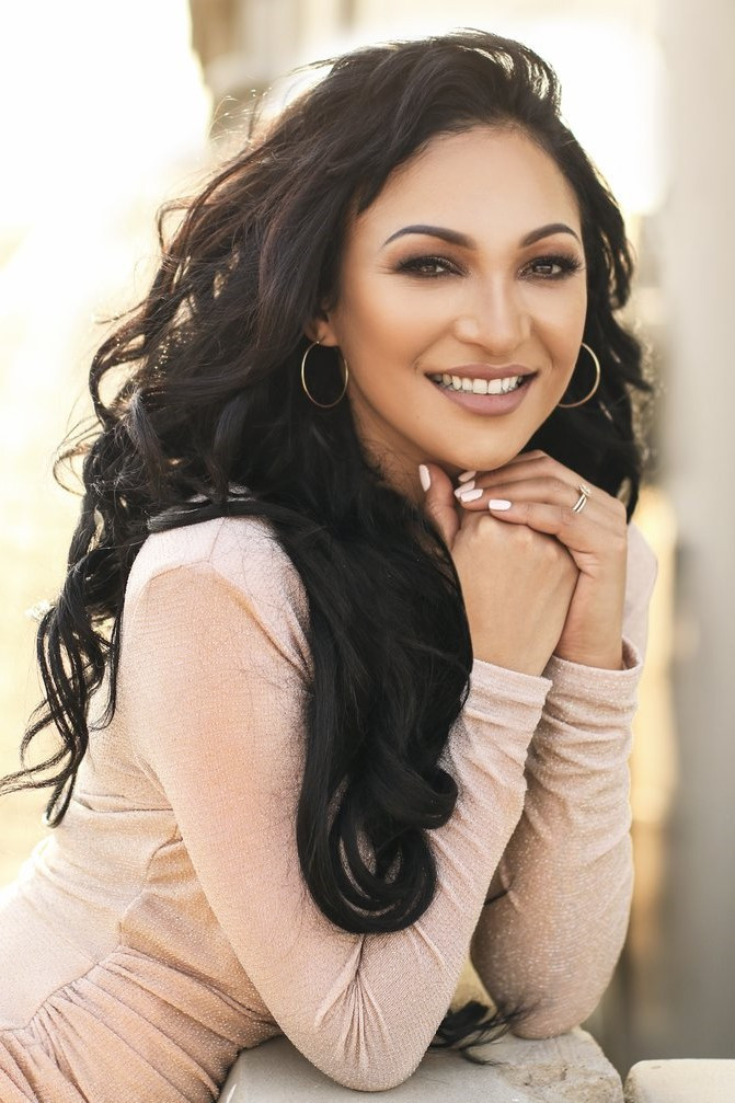 Tarryn Lamb backdrop