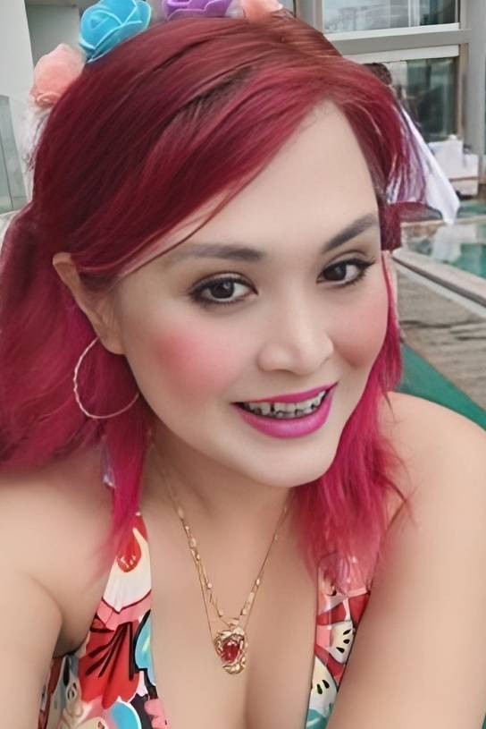 Mara Deniega backdrop