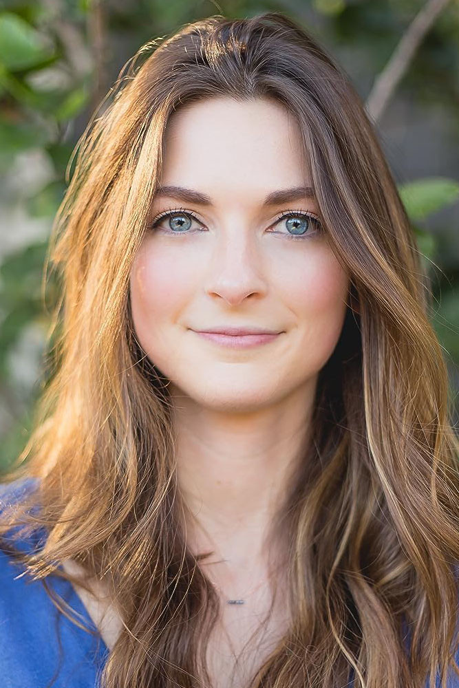 Kelsey Bascom backdrop