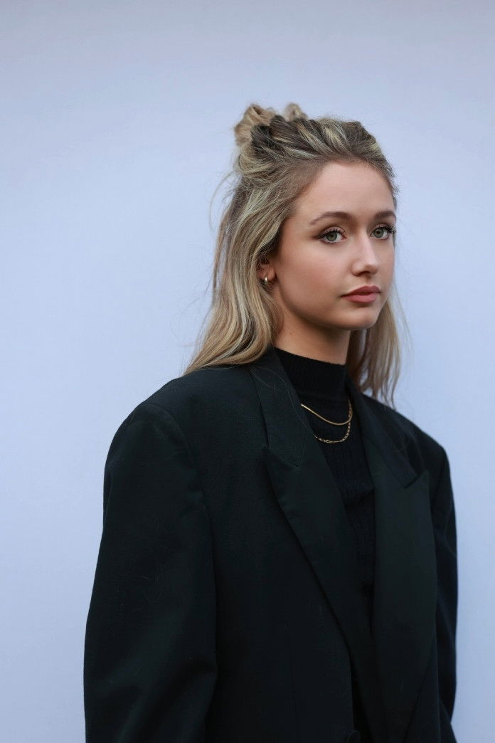 Katie Kittermaster backdrop