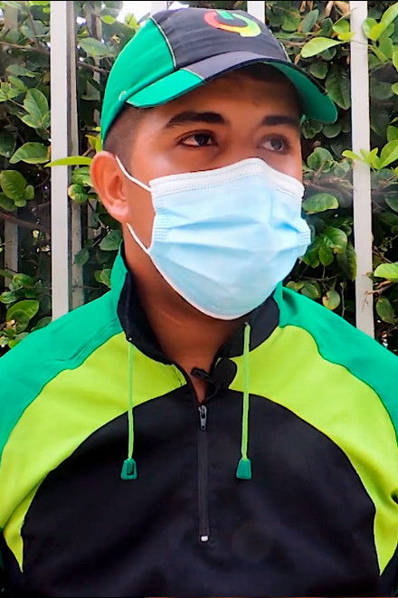 Ángel Llanes backdrop