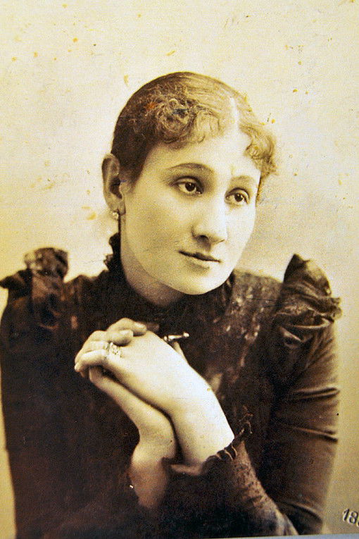 Maria Zankovetska backdrop