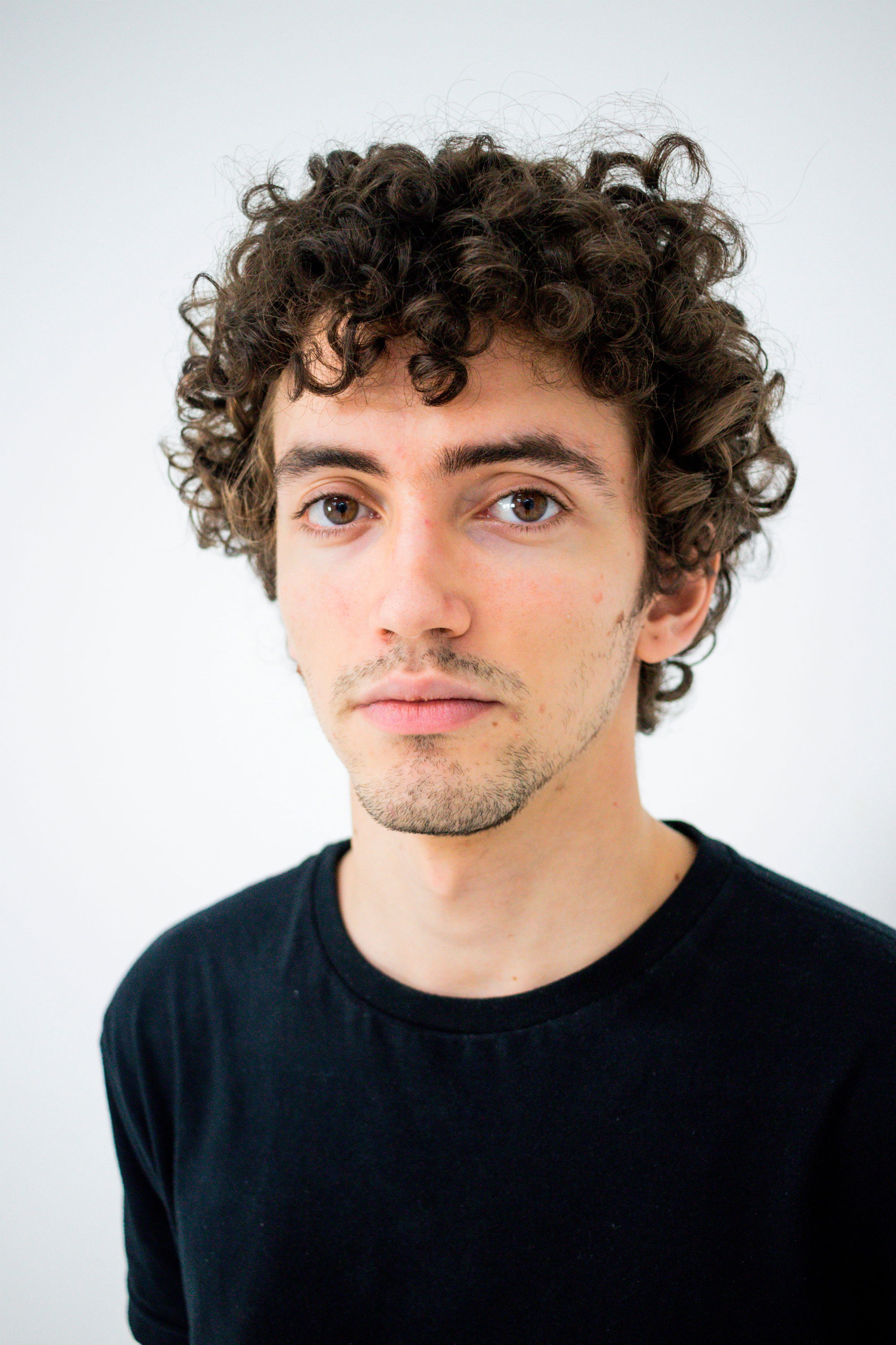 Leonardo Amorim backdrop