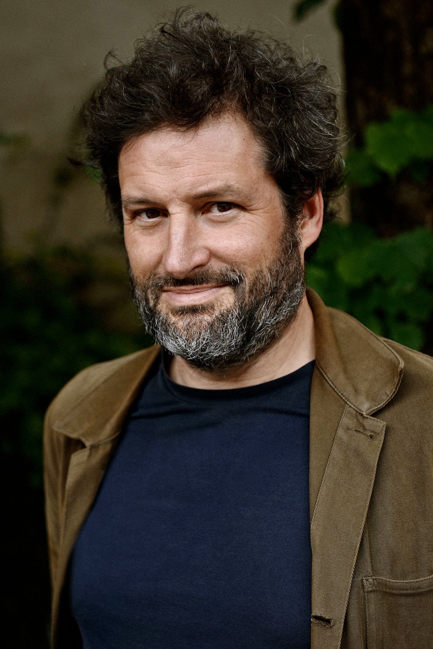 Claude Baechtold backdrop