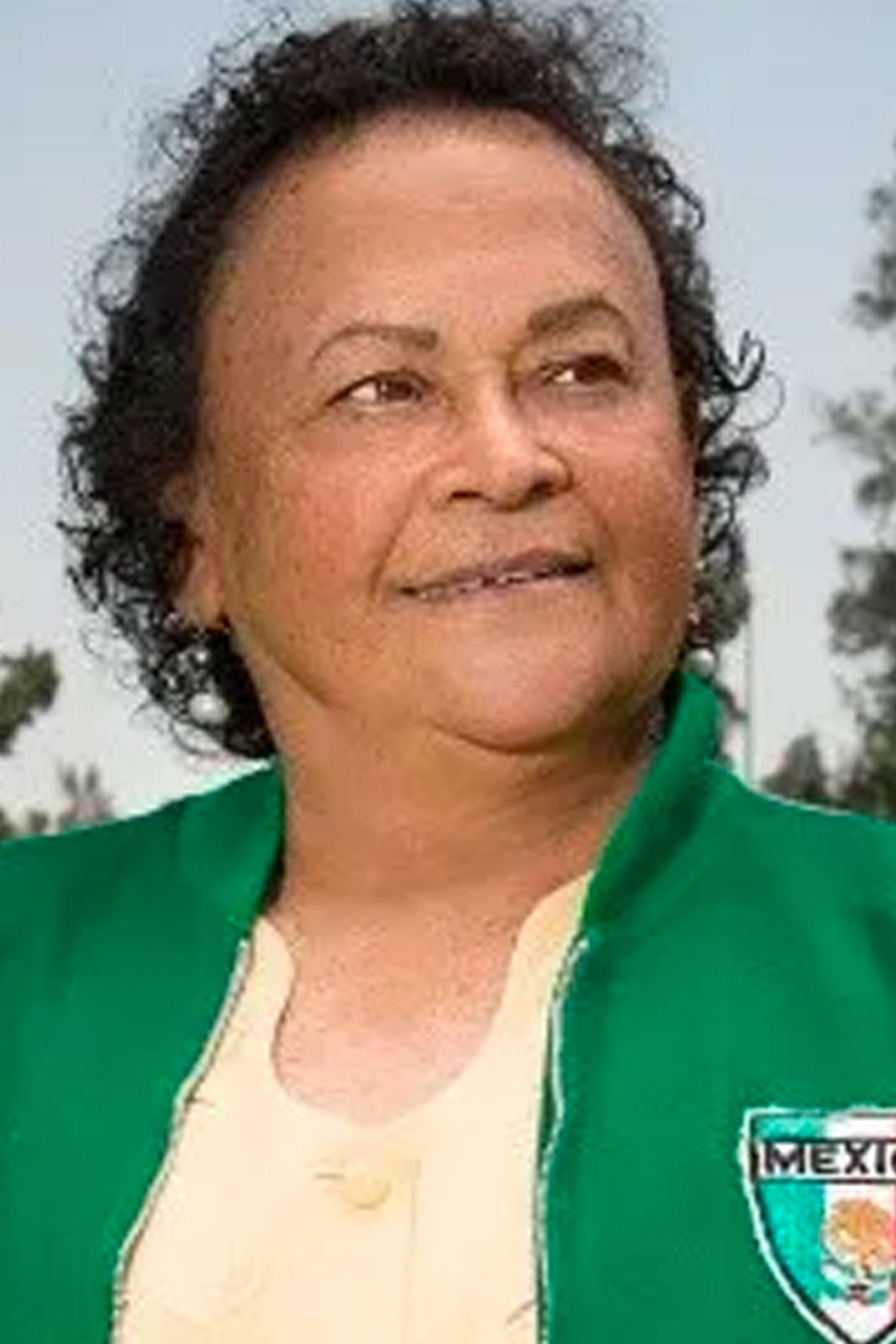 Elvira Aracen backdrop