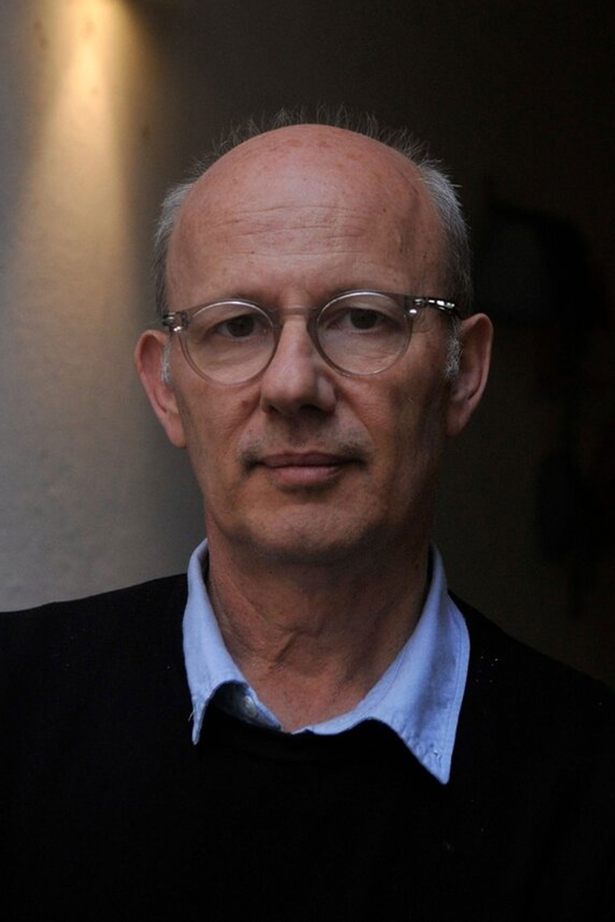 Esteban Buch backdrop