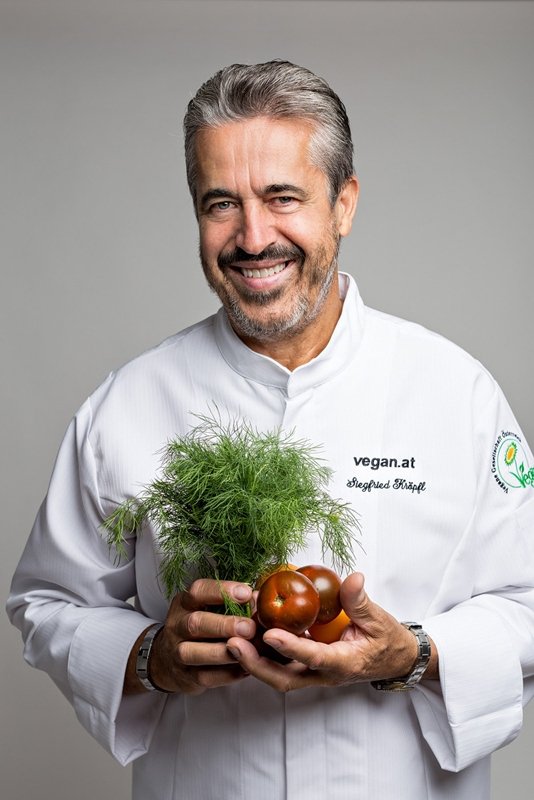 Siegfried Kröpfl backdrop