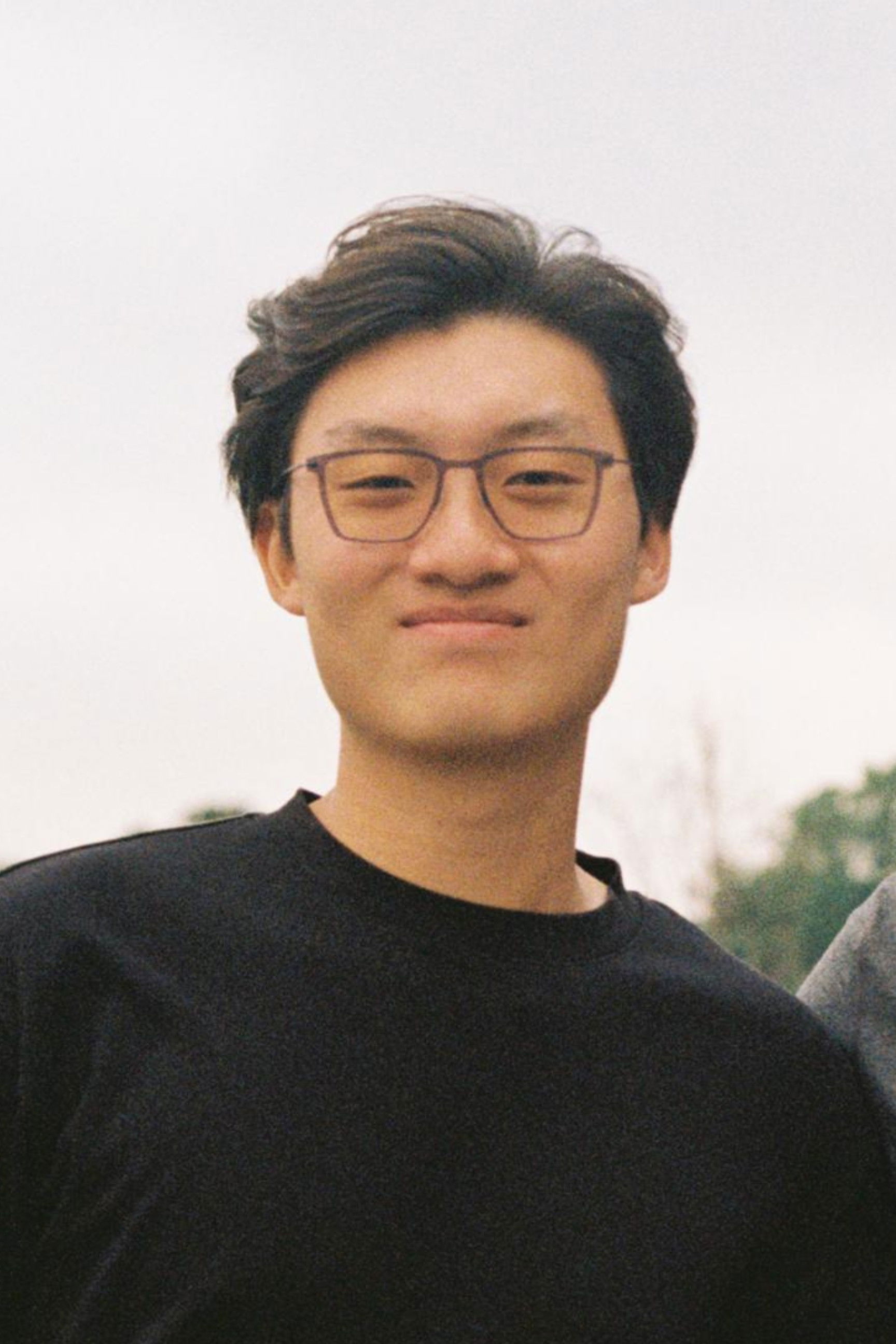 Yunqi Richard Li backdrop