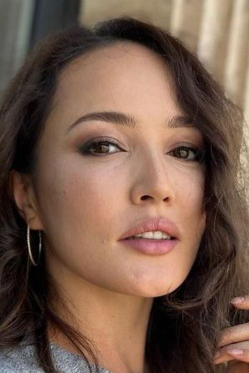 Kamshat Zholdybaeva backdrop