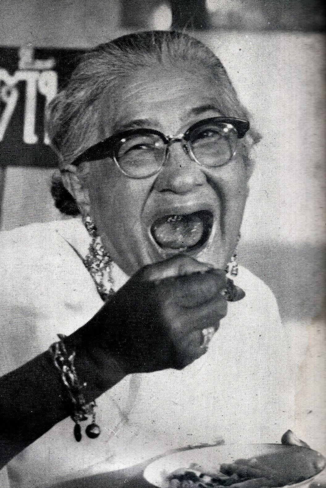 Mom Chan Phuangwan backdrop