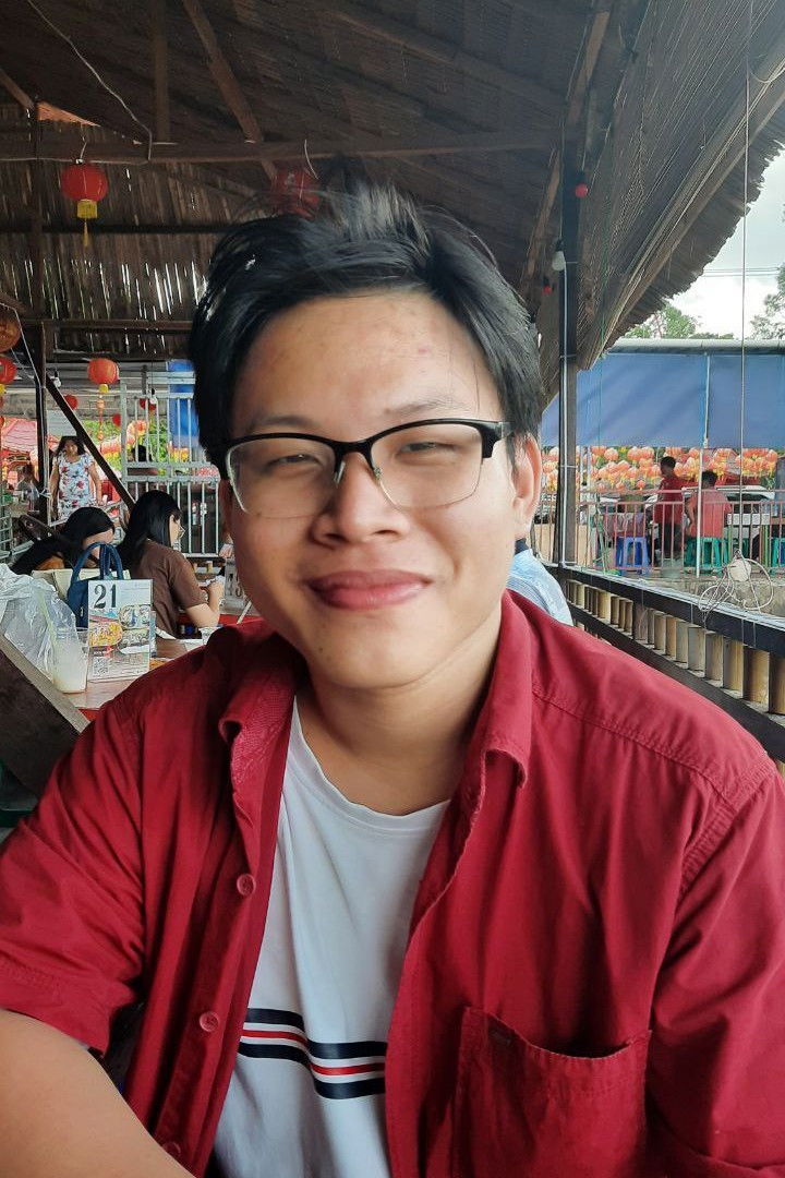 Janssen Ewaldo backdrop