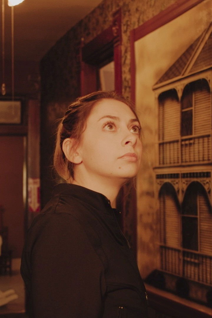 Julia Leslie backdrop