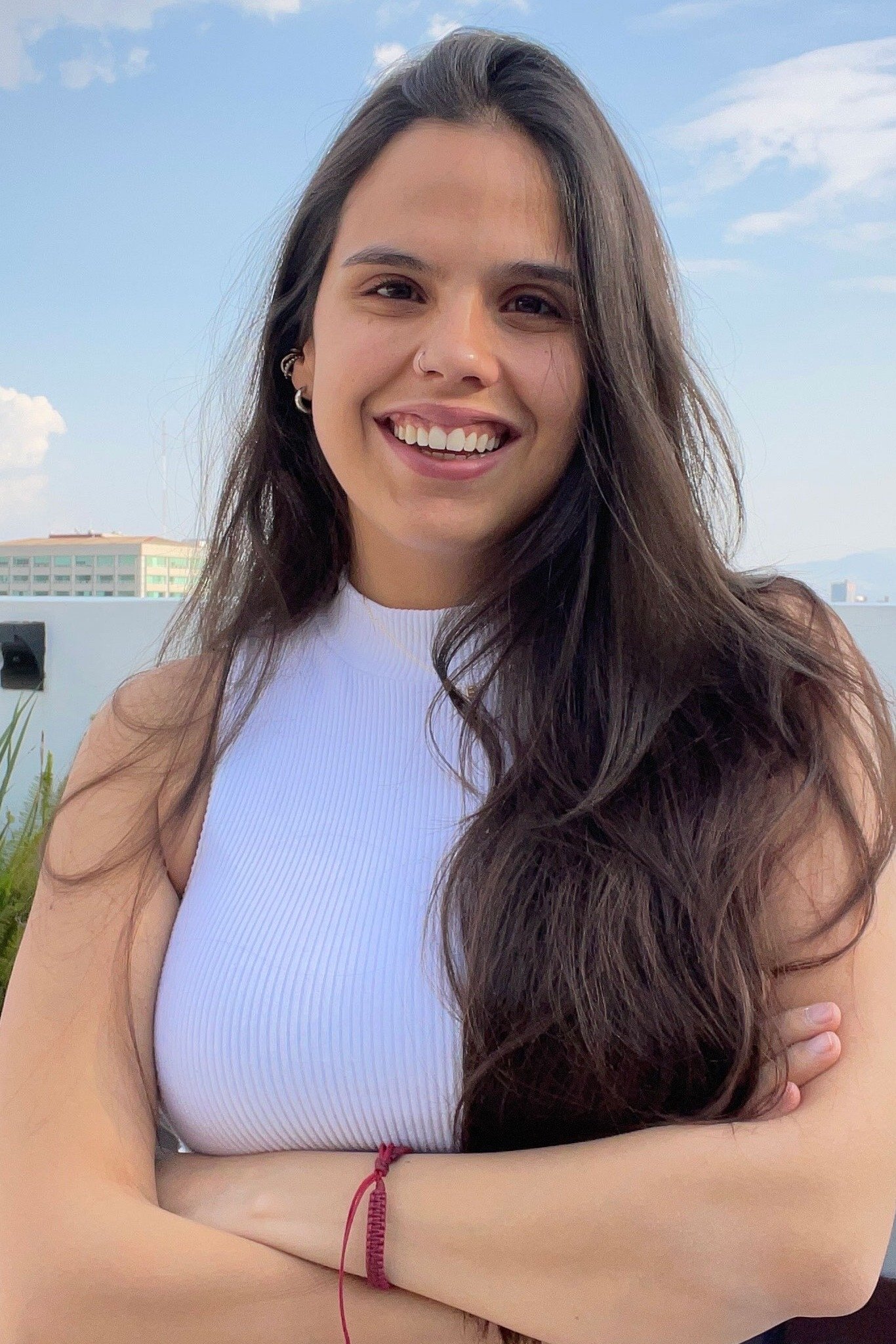 Estefanía León backdrop